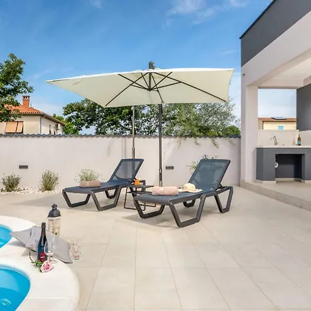 Charming Fleury Villa With Private Pool - Before Booking Check The Host Profile!